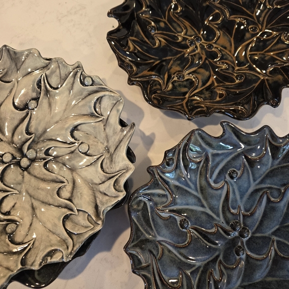 Slip Cast Plaster Mold Atlantic Holly Poinsetta 11.5" Serving Plate - Picture 7 of 7